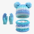 Detailansicht der blau-weißen Strickmütze mit weichem Fleece-Futter und Bommeln - Verlauf Blau
