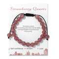Armband met aardbeienkwarts kralen en verstelbaar zwart koord op displaykaart - Aardbeienkwarts Stijl (FK2274) / 19cm