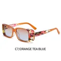 Quadratische Sonnenbrille mit orangem Schildpattmuster, Blumen und Tee-Blau-Verlauf - Oranger Musterrahmen Tee-Blaue Gläser