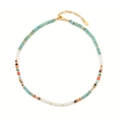 Collana di perline turchesi colorate con perle e chiusura dorata su sfondo bianco - Collana di Perle d'Acqua Dolce Naturali (XL-1060DY01-1)