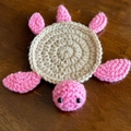 Handmade crochet turtle coaster in pink and beige yarn for desktop heat protection - Pink & Beige