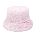 Detalle de gorro de pescador de piel sintética rosa con estampado de leopardo suave - M (56-58cm) / Rosa