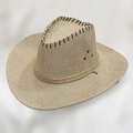 Détail du chapeau de cowboy en paille beige avec coutures noires et corde tressée - 58cm Taille Unique / Lin Beige avec Corde Supérieure