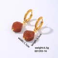 Geometrische gouden ringoorbellen met bruine goudsteen hangers en glitterende finish - Goudzandsteen