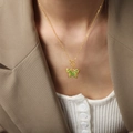 Collar de mariposa en acero de titanio chapado en oro con esmalte verde y cierre OT - Goteo de Aceite Verde (P374) / 40+5cm / Dorado