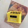 Calamita da frigo a forma di cassa di birra gialla con bottiglie e logo BEER - Apribottiglie magnetico giallo / Giallo