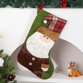 Calza di Natale verde con Babbo Natale 3D su camino festivo con rami di pino decorati - Babbo Natale / 29.5*4.9*46.5cm