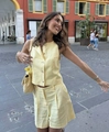 Chique gele dameskledingset met mouwloos vest en korte broek in linnenlook - S / Top en Shorts
