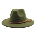 Dettaglio cappello fedora verde militare in feltro con cinturino in pelle e fibbia dorata - Verde Militare