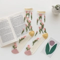 Weiße transparente Socken mit Tulpenstickerei und gelben Streifenbündchen am Rand - Einheitsgröße / Ingwergelbe Ferse