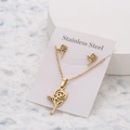 Set di gioielli in acciaio inossidabile dorato con collana a ciondolo rosa e orecchini - Set collana e orecchini rosa / Oro