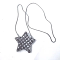 Minibolso estrella plateado de malla metálica calada con cadena fina elegante - Plateado