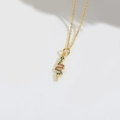Collier chic avec pendentif serpent doré orné de pierres de zircone cubique colorées - Serpent