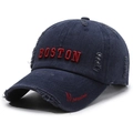 Dunkelblaue Baseballkappe im Vintage-Look mit rotem Boston-Stick und Destroyed-Effekt - Verstellbar / Marineblau