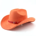 Detail eines orangen Wildleder-Cowboyhuts mit rotem Lederband und goldener Schnalle - M (56-58cm) / Orange