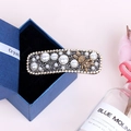 Elegante horquilla rectangular con diamantes grises, perlas blancas y amuleto de conejo - Conejo de Perla [Gris Cuadrado]
