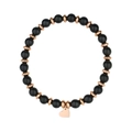 Draufsicht auf schwarzes Steinperlenarmband mit roségoldenen Teilern und Herzanhänger - Schwarzer Mattenstein Stil (B2094-RG)