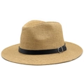 Cappello di paglia classico stile Fedora con cinturino in pelle su sfondo bianco - M (56-58cm) / Cachi