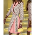 Rosa-weißes Kleid mit Hahnentrittmuster, V-Ausschnitt und Taillenbindung im Faltenrock - S / Houndstooth