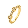 Anello eternity dorato con zirconi bianchi tondi visto da un'angolazione di 45 gradi - Aperto Regolabile / Bianco