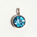 Détail du pendentif pierre de naissance bleue 6mm avec sertissage doré pour bijoux DIY - Or Rose Mars