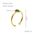 Detail van 18K vergulde roestvrijstalen ring met een groene druppelvormige zirkoon - Groen