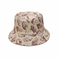 Detail van kaas- en spekprint op de geel gestreepte katoenen vissershoed voor dames - M (56-58cm) / Kaas