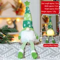 Gnomo di Natale luminoso con cappello a fiocchi verdi e luci LED, altezza 65 cm - Stile cappello a righe grigie