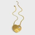 Collana a catena serpente dorata con un grande ciondolo a cuore traforato - Cuore