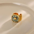 Vintage verstelbare gouden roestvrijstalen ring met een vierkante natuursteen inleg - Gehamerde Vierkante Groene Steen Open Ring