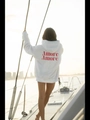 Λευκό oversized φούτερ με κόκκινο τύπωμα Amore στην πλάτη σε γιοτ στο ηλιοβασίλεμα - S / Λευκό (Λεπτό)