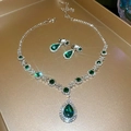 Luxuriöses Vintage-Schmuckset mit grüner Tropfen-Halskette und passenden Ohrringen - Wassertropfen grüner Zirkonia Ohrclip & Halsketten Set (33#) / Silber/Grün