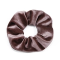 Chouchou en velours mauve à texture douce avec un éclat soyeux pour les cheveux - Rose racine de lotus