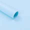 Détail de rouleau de papier de soie bleu pour bouquet floral et emballage cadeau 50x70cm - Paquet de 20 / Bleu clair