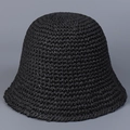 Detailansicht der feinen Textur eines schwarzen handgewebten Fischerhuts für Damen - M (56-58cm) / Schwarz