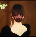 Barrette élégante feuille d'érable rouge avec zircons et perles sur cheveux - Feuille d’érable