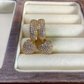 Elegant gold-plated heart-shaped hoop earrings with shimmering white zircon stones - E4431 Ear Buckle / Gold