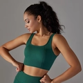 Détail du tissu gaufré vert foncé sur le soutien-gorge de sport et le legging sans couture - Vert Foncé