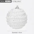Pallina di Natale bianca con glitter, perle e trama intrecciata, decoro da 8 cm - Bianco