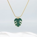 Elegante collana in acciaio inossidabile placcato oro 18K con ciondolo a foglia verde - Foglia / Oro