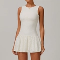 Robe de tennis sans manches en dentelle florale blanche avec jupe plissée ajustée - M / Abricot Vintage