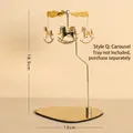 Goldenes rotierendes Karussell-Windspiel aus Metall mit geometrischem Gestell, 18.5 cm - Karussell / Gold