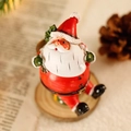 Miniatur Weihnachtsmann Figur aus Harz auf Holzscheibe für weihnachtliche Tischdeko - Nr. 5 Weihnachtsmann (Sitzend)