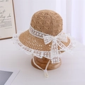 Cappello di paglia beige per bambina con bordo in pizzo bianco e un grande fiocco - 52-56CM / Cachi