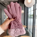 Dusty pink winter gloves for women with faux fur cuffs and a decorative bow design - One Size / Purple Bow