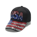 Détail du lettrage USA en strass et motif drapeau sur une casquette de baseball noire - M (56-60cm) / Style Lettre USA Noir avec Strass Dégradés (E)