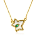 Collier étoile doré avec incrustation blanche et pierre verte sur fond blanc uni - Style Etoile Irreguliere Gemme (No.17)