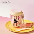 Tazza porta frutta rosa con colino interno, cucchiaio e decorazione a gatto - Con Forchetta + Cordino + Adesivi / Rosa