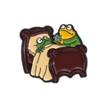 Épingle en émail avec grenouilles de dessin animé sur un lit, accessoire ludique pour sac - Style Soins aux Malades (QHXZ753)