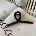 Tortoiseshell patterned large 13cm shark hair claw clip in dark coffee resin finish - 13cm Hanger Type / Glossy Light Tortoise